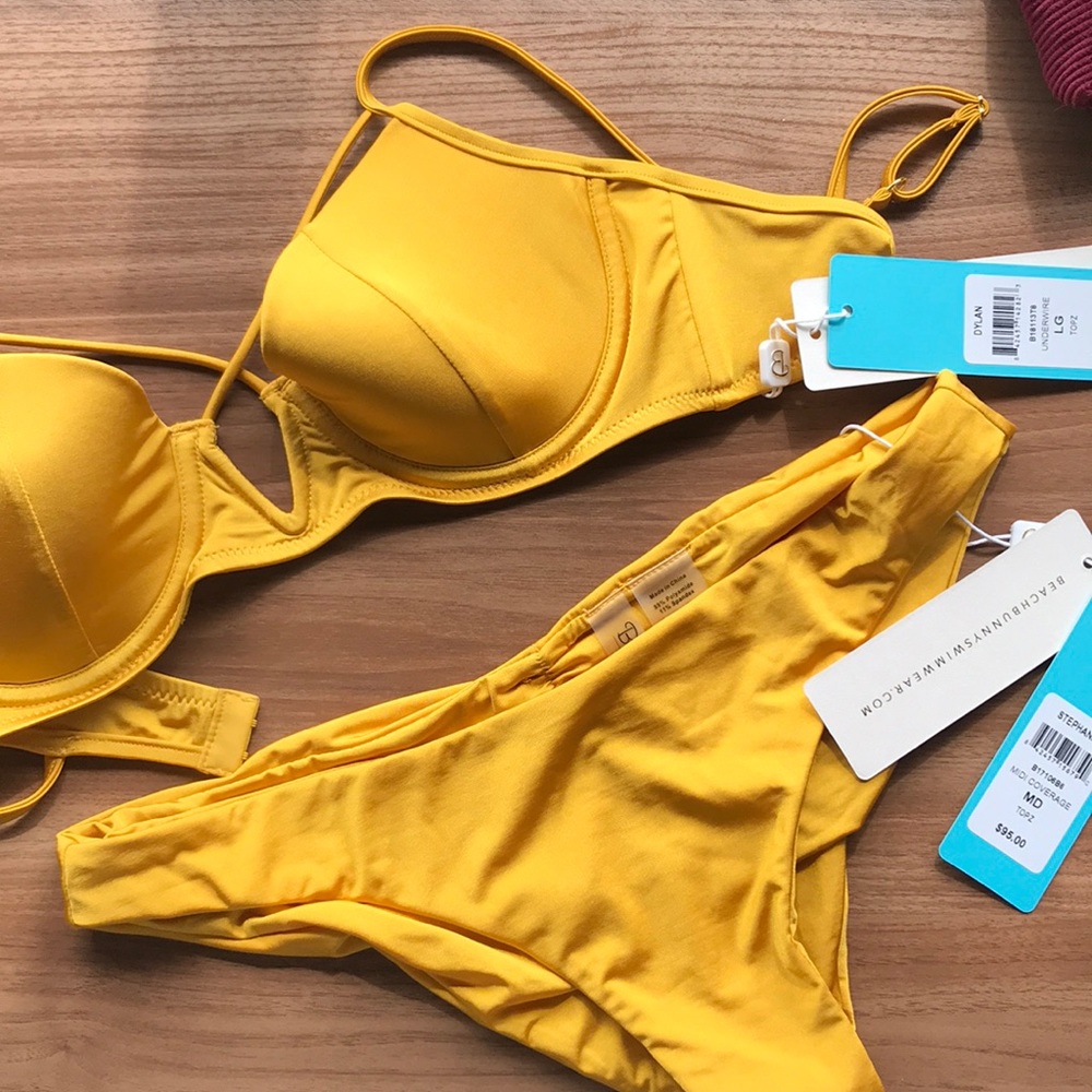 BRAND NEW beach bunny set